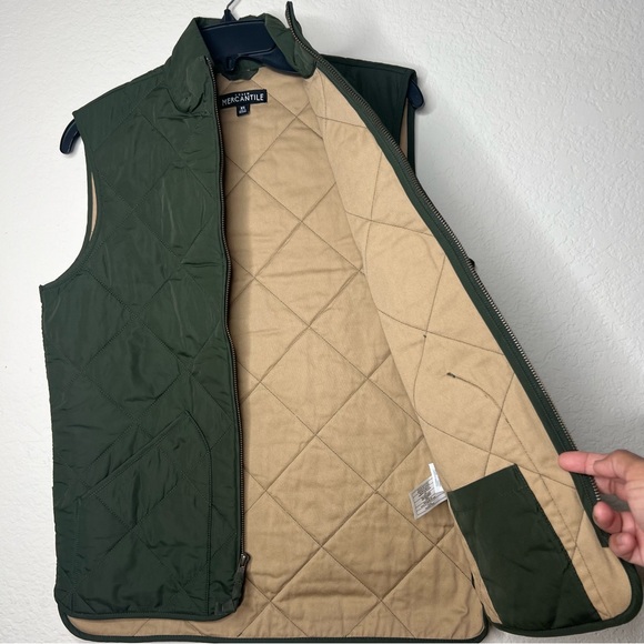 J.Crew Mercantile Quilted Vest Mens Size X-Small Green Pockets Zip Up Hiking - Picture 3 of 9